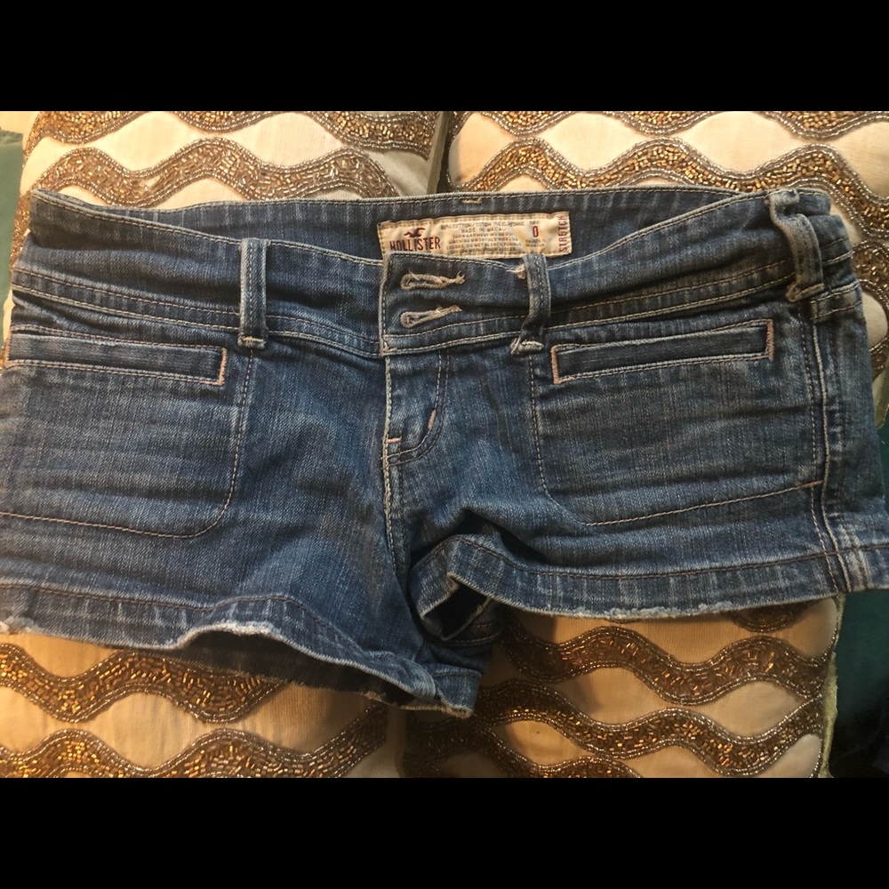 Teeny tiny hollister shorts